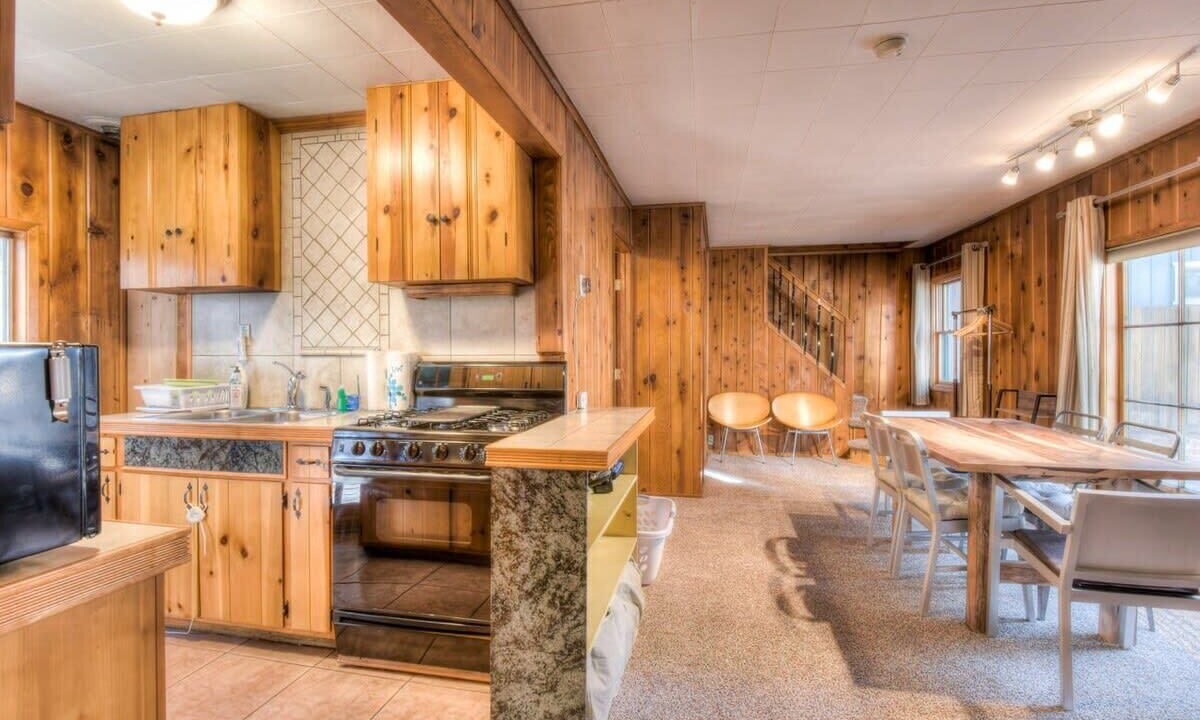 Photo of Kitchen in Tahoe Island