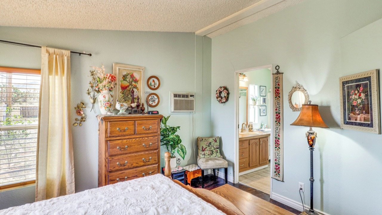Photo of Bedroom in Dolan Springs