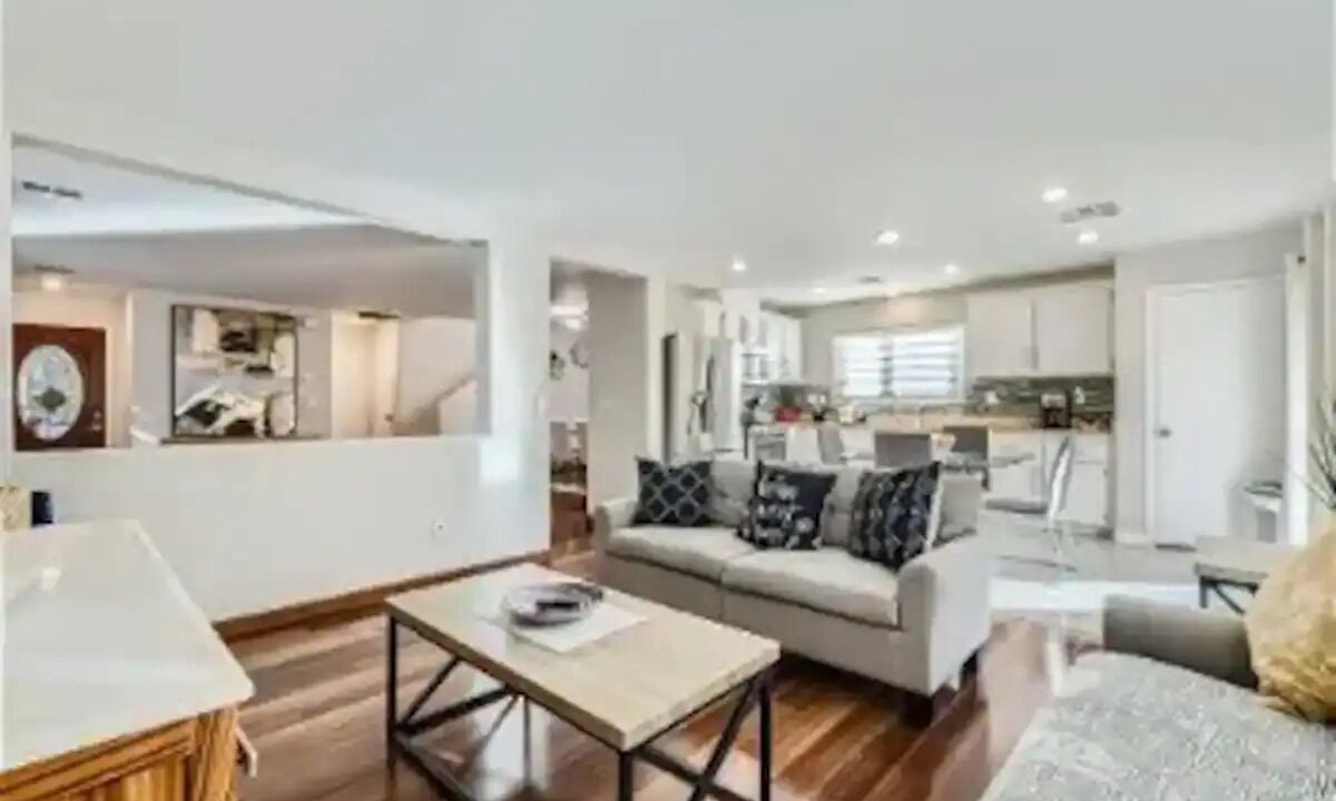 Photo of Livingroom in Sunrise Manor