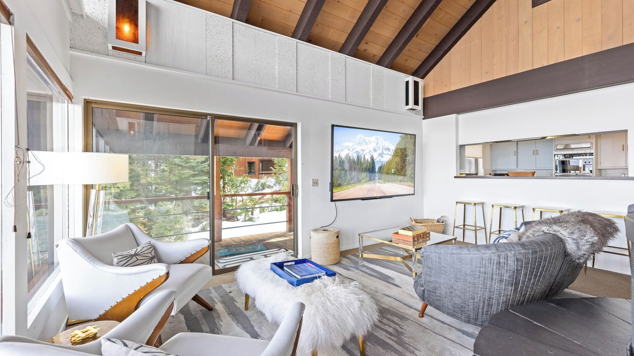 Photo of Livingroom in Tahoe Woods