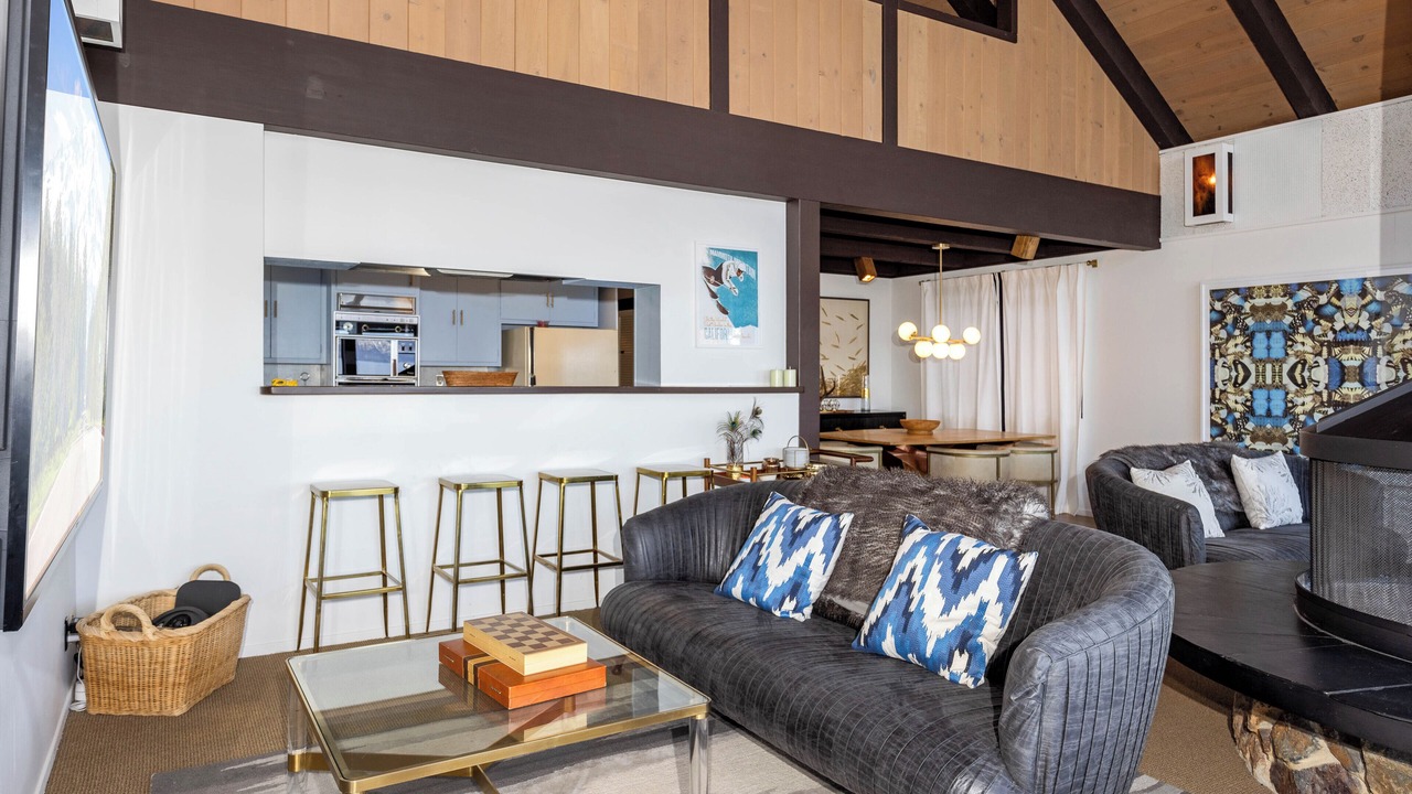Photo of Livingroom in Tahoe Woods