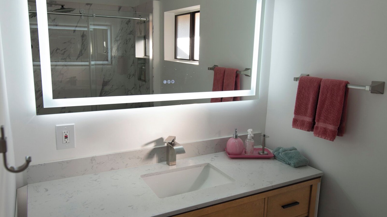 Photo of Bathroom in Racquet Club West