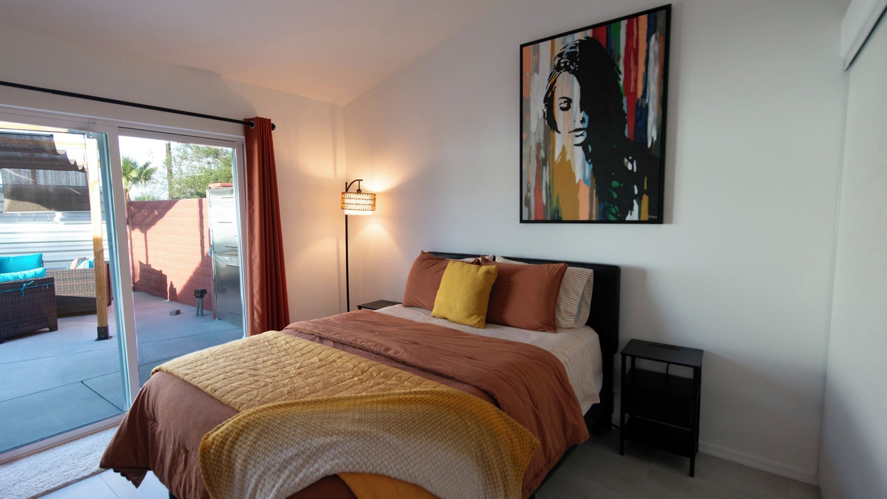 Photo of Bedroom in Racquet Club West