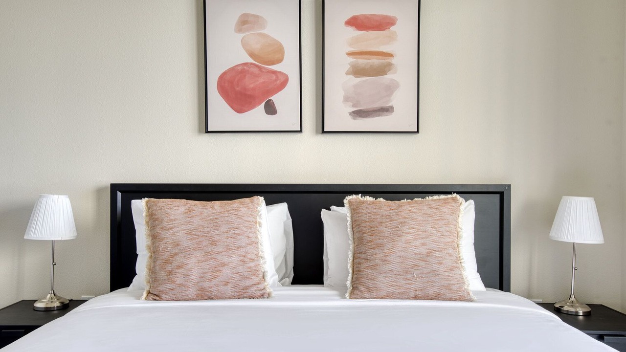 Photo of Bedroom in Piedmont Avenue