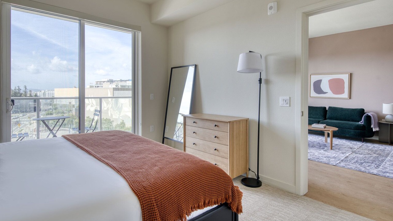 Photo of Bedroom in Piedmont Avenue