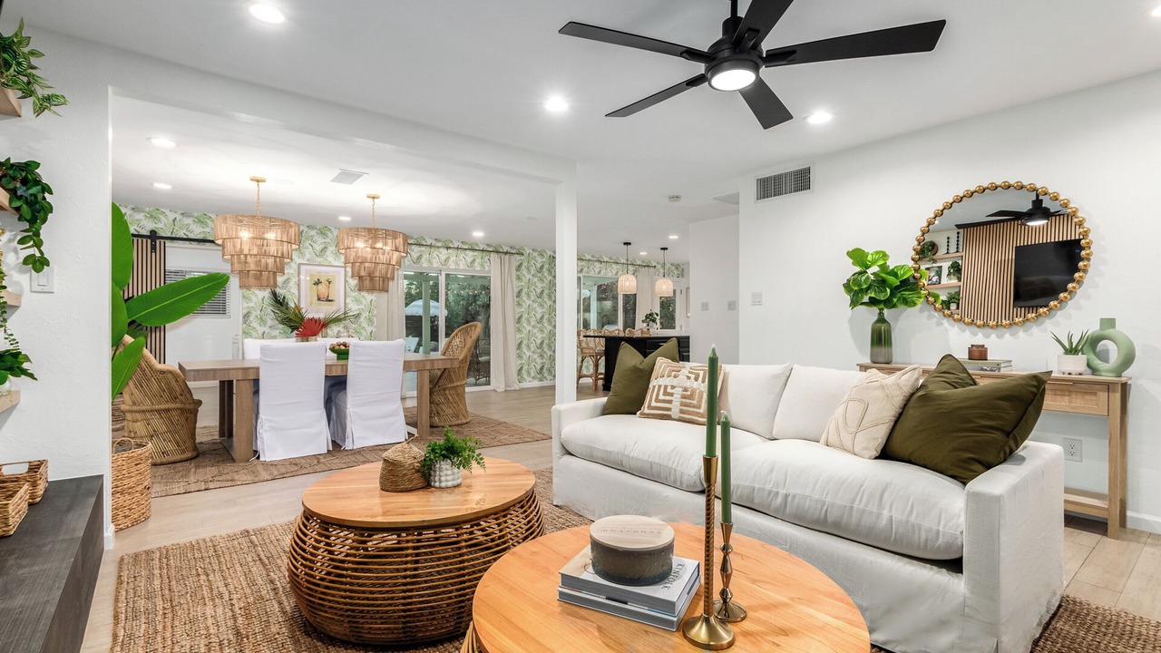 Photo of Livingroom in Scottsdale Estates Nine