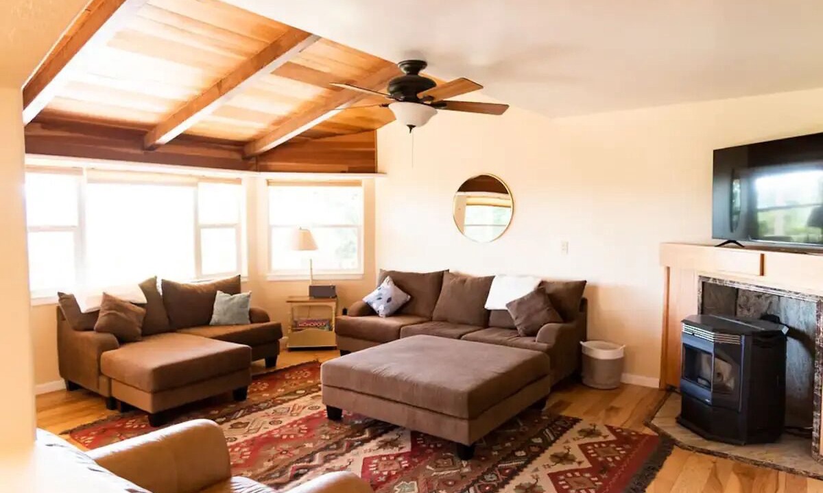 Photo of Livingroom in Cedar Ridge