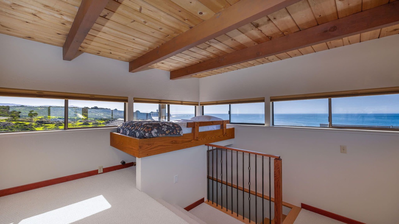 Photo of Bedroom in Moss Beach