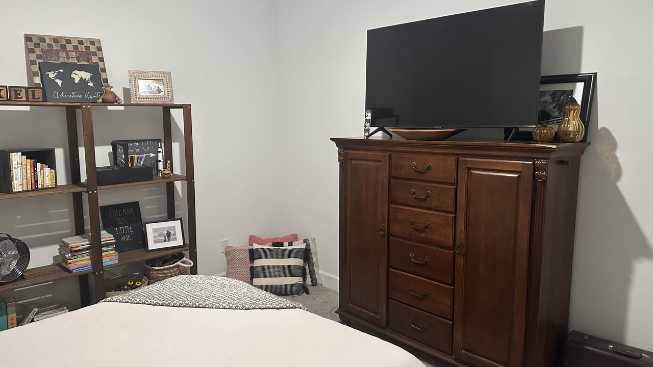 Photo of Bedroom in Raisin