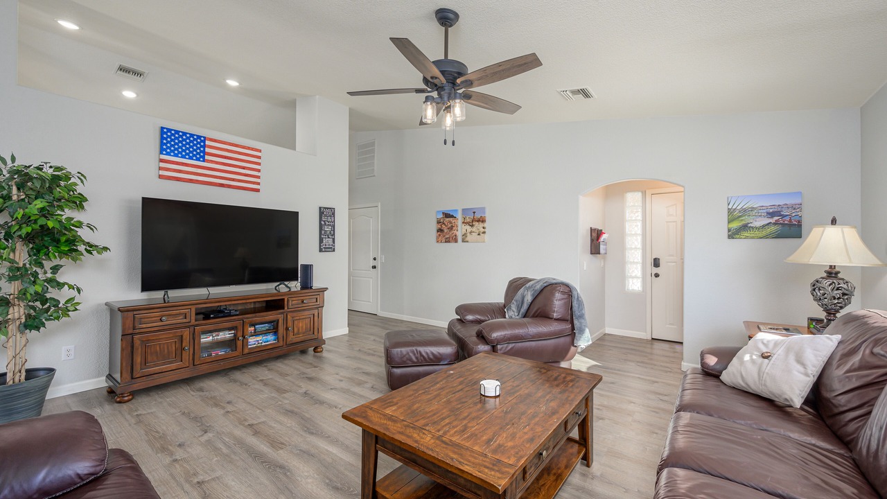 Photo of Livingroom in Sunridge Estates