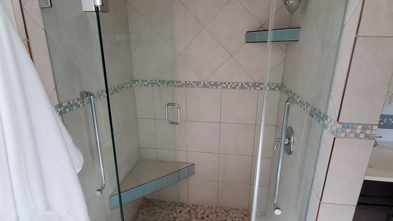 Photo of Bathroom in Winter Gardens