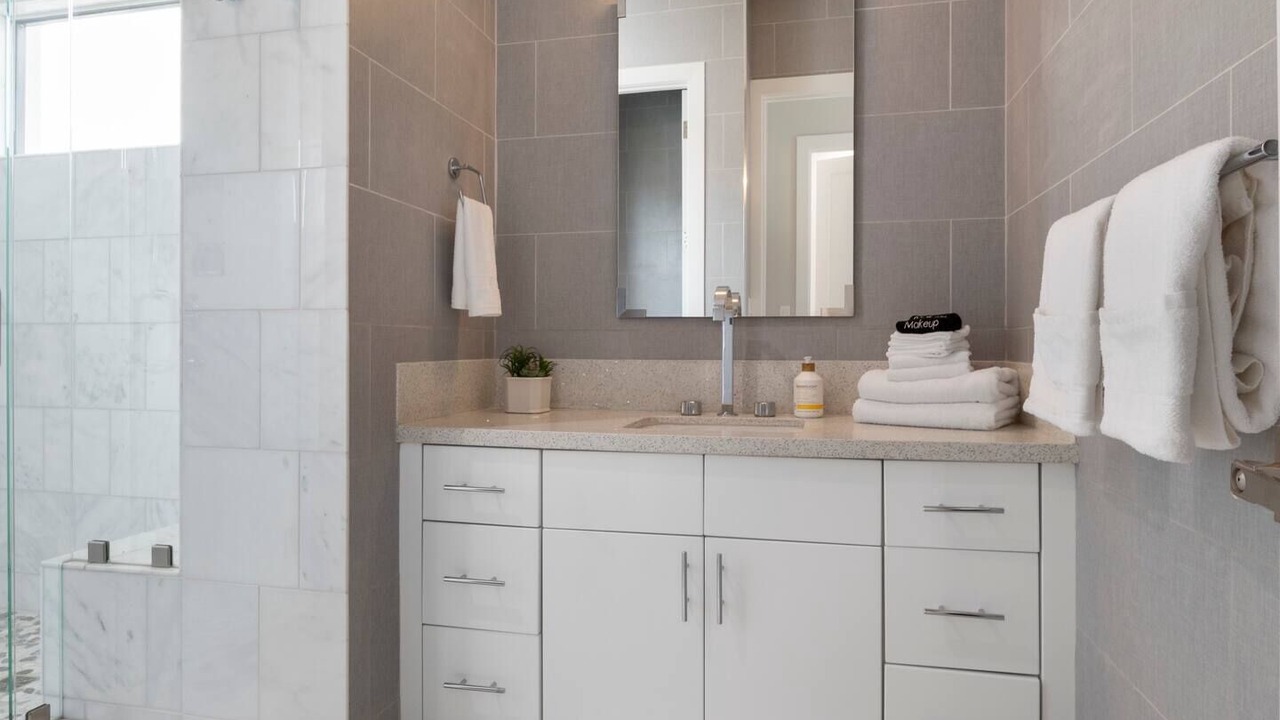 Photo of Bathroom in Arcadia Manors