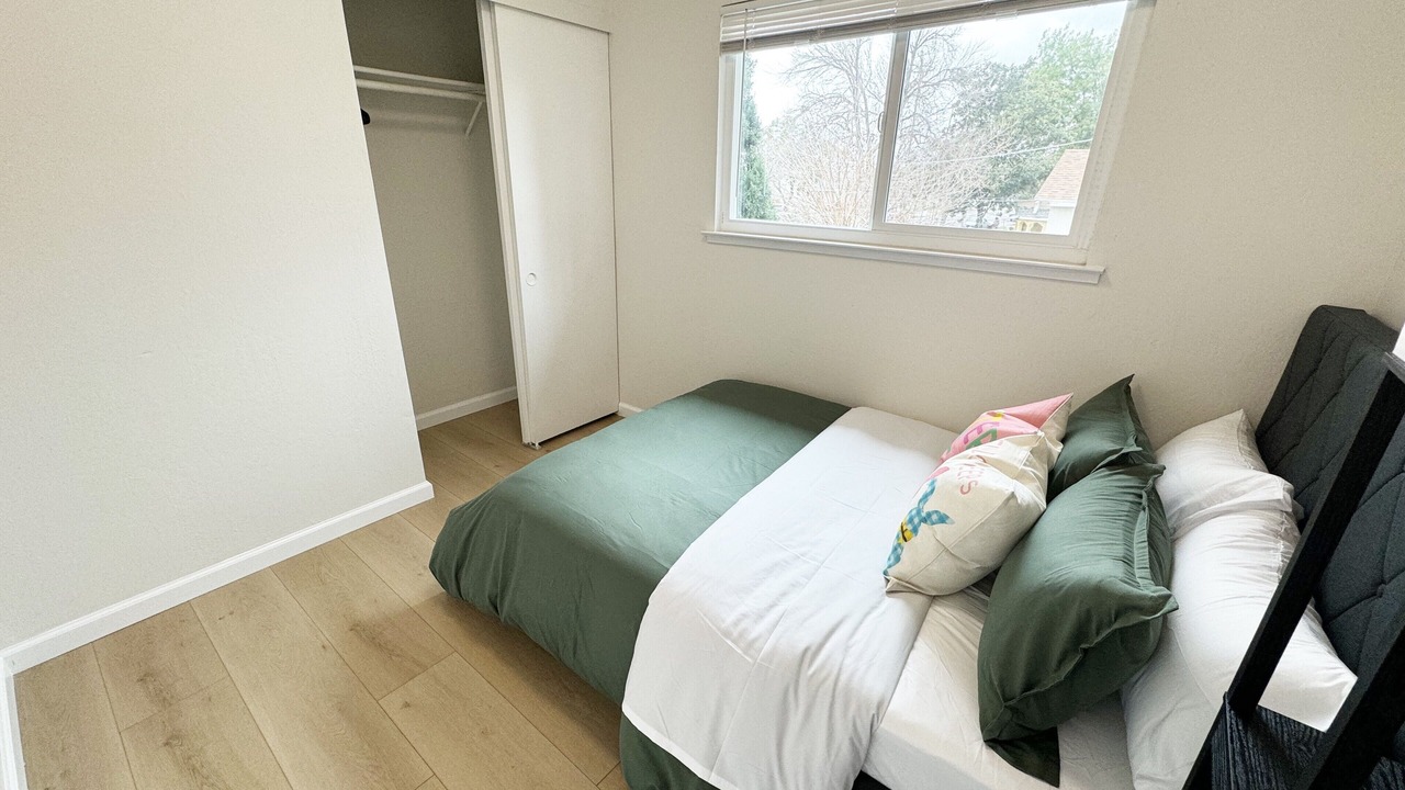 Photo of Bedroom in Northside