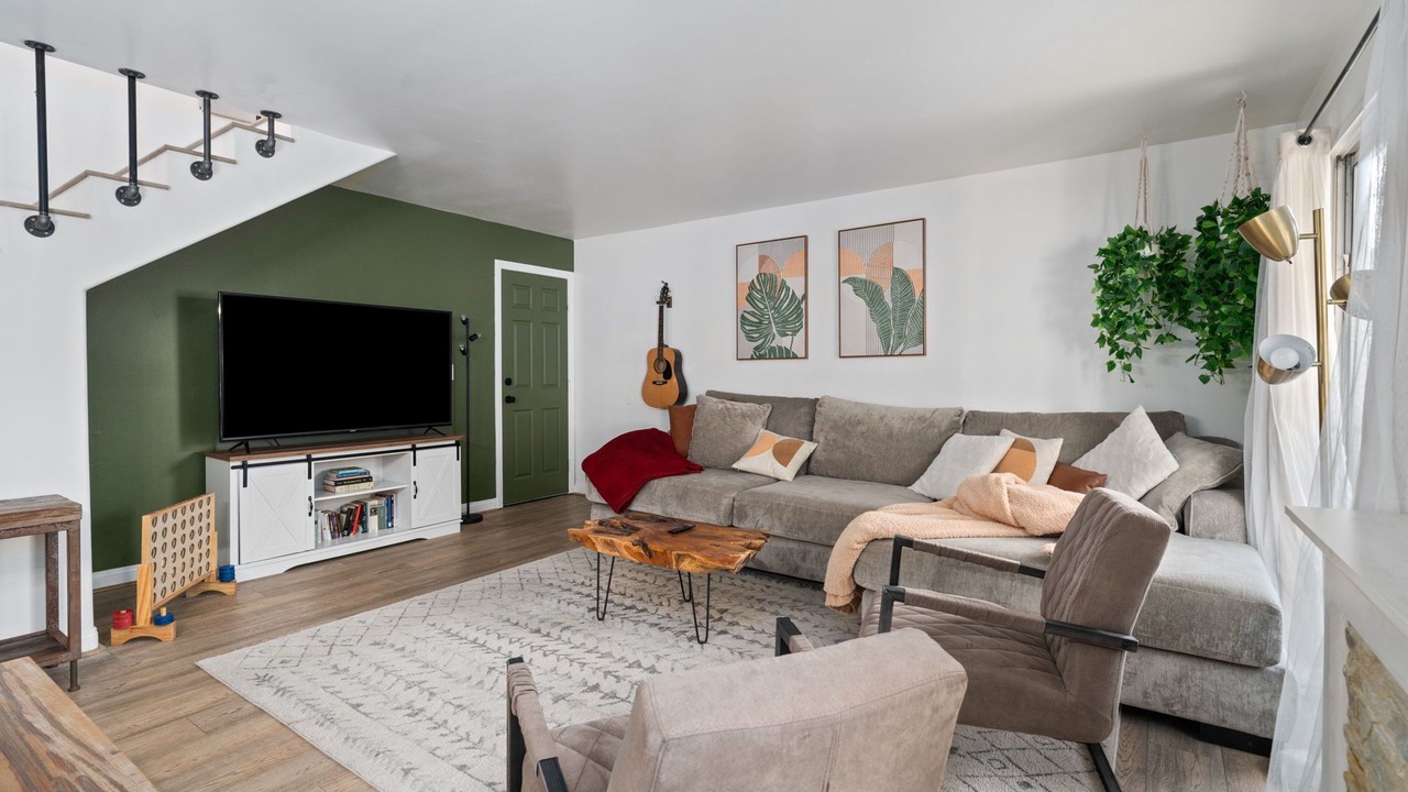 Photo of Livingroom in Sutter