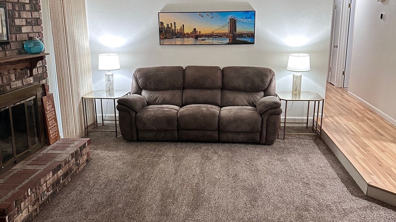 Photo of Livingroom in Enterprise