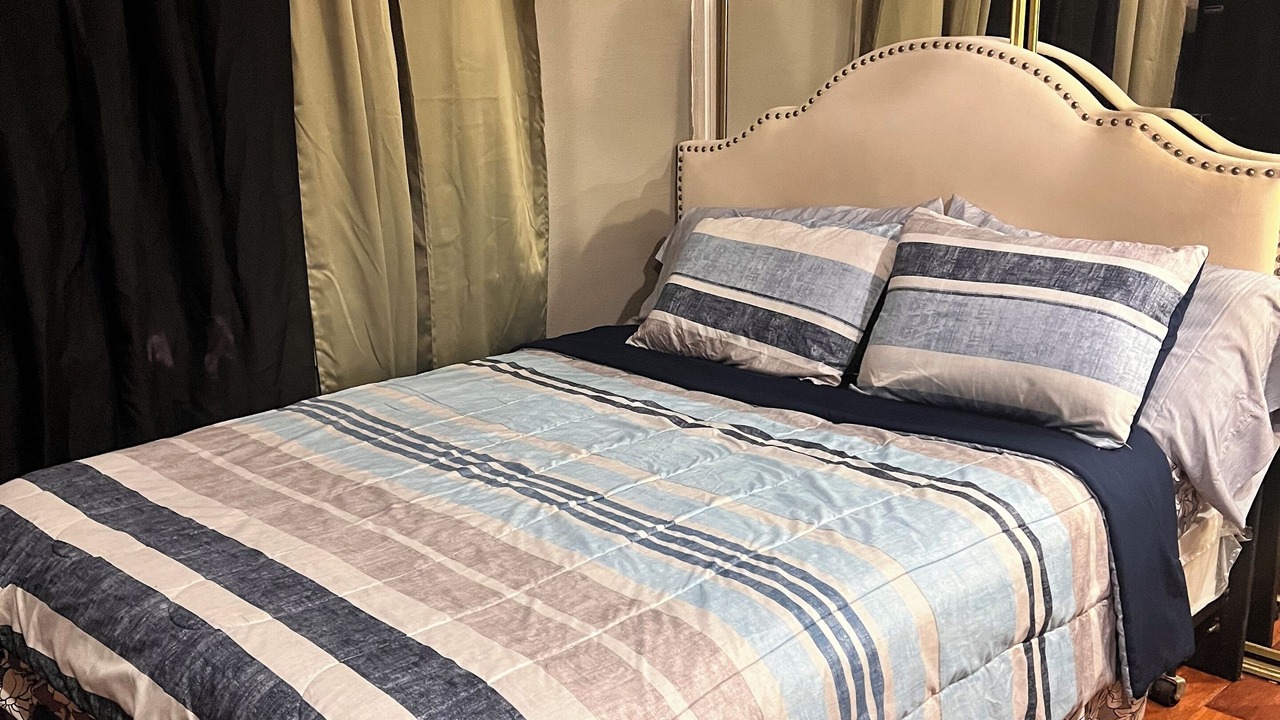 Photo of Bedroom in Downtown Riverside