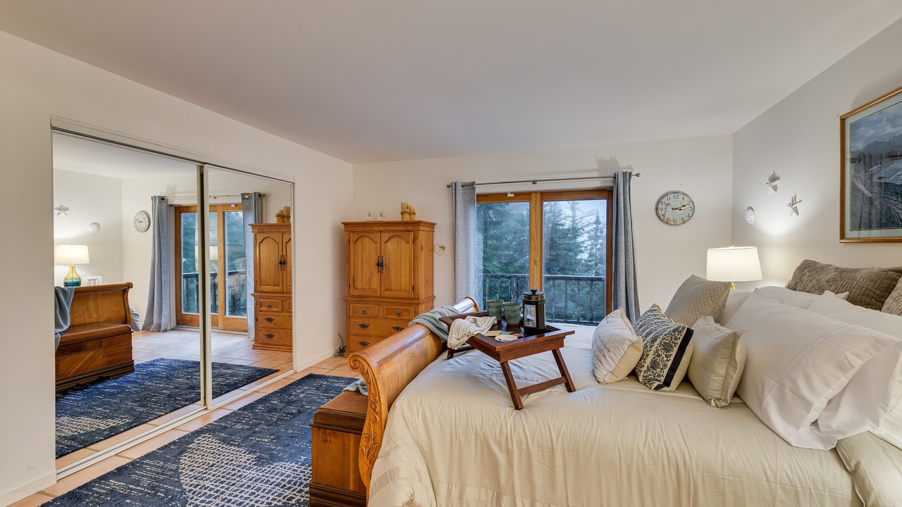 Photo of Bedroom in Gualala