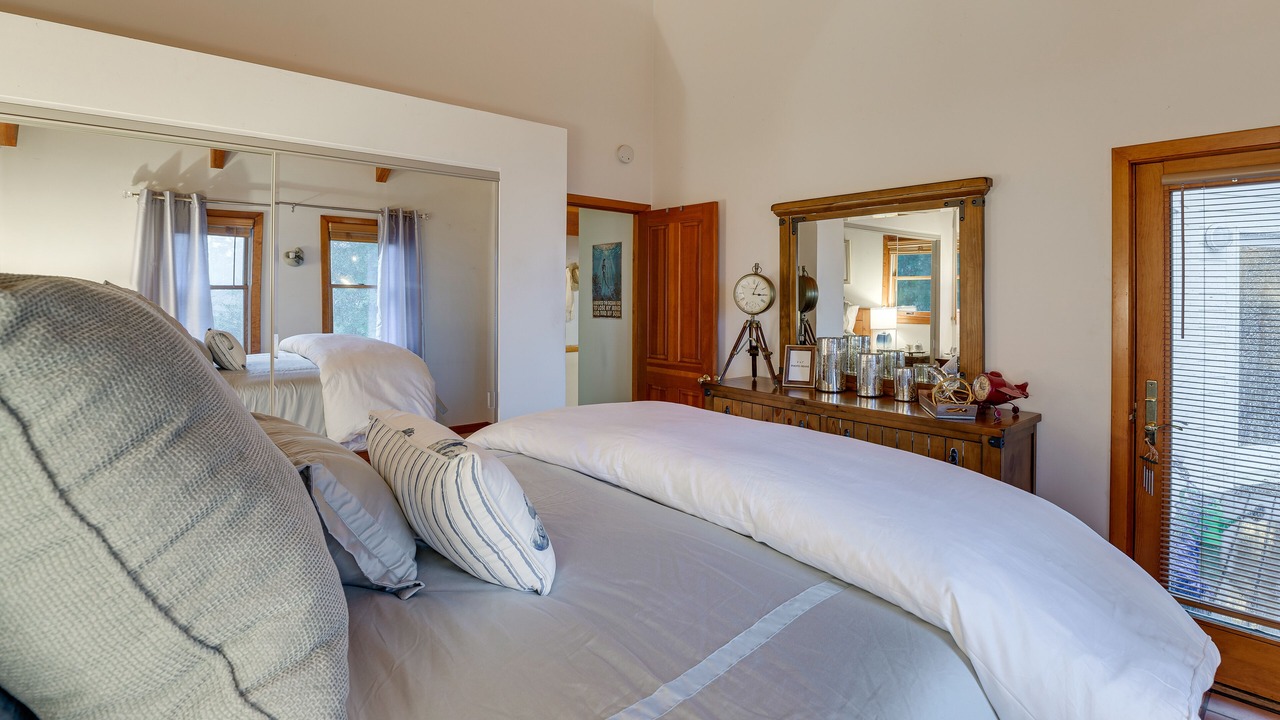 Photo of Bedroom in Gualala