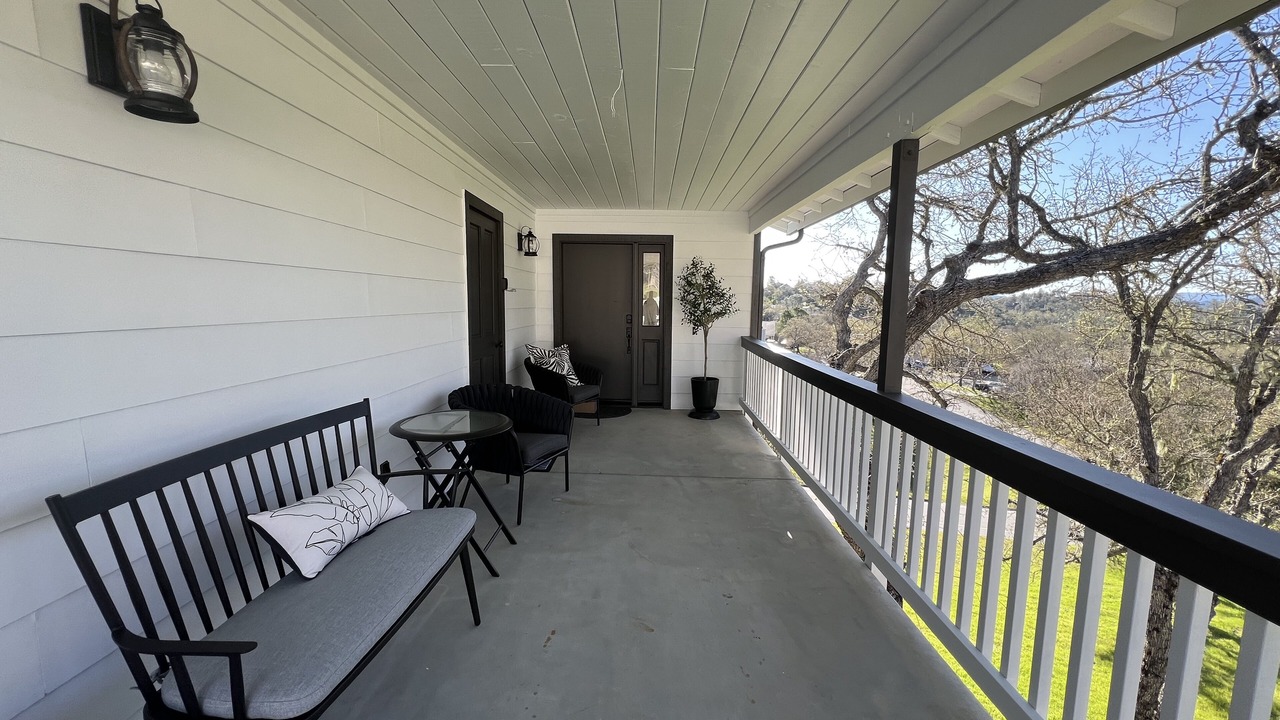 Photo of Patio Balcony in Oak Shores