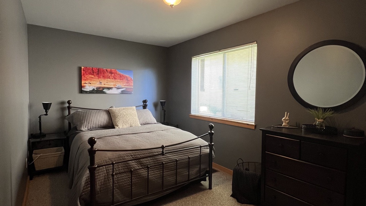 Photo of Bedroom in Oak Shores