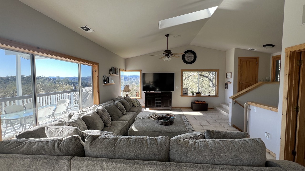 Photo of Livingroom in Oak Shores
