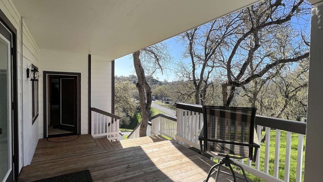 Photo of Patio Balcony in Oak Shores