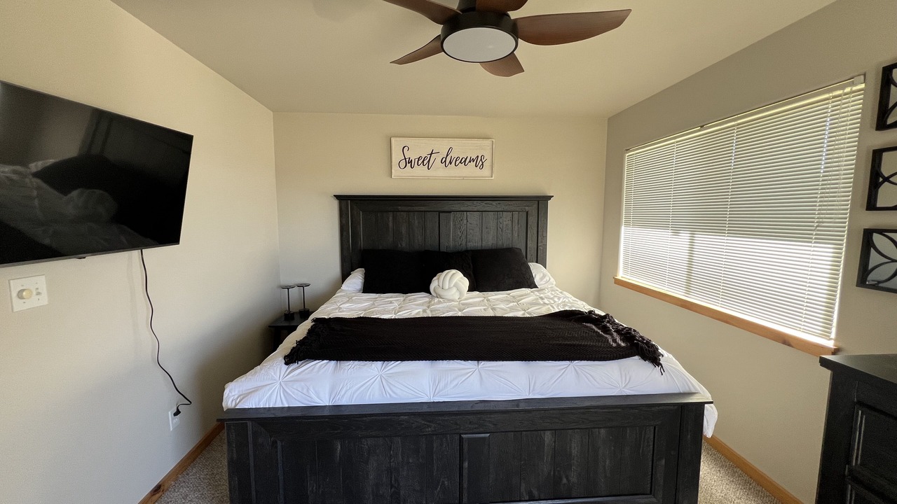 Photo of Bedroom in Oak Shores
