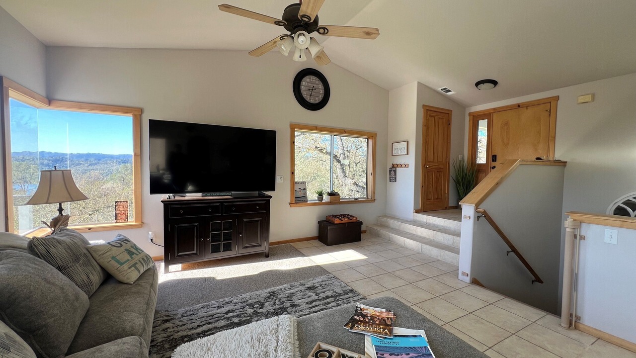Photo of Livingroom in Oak Shores