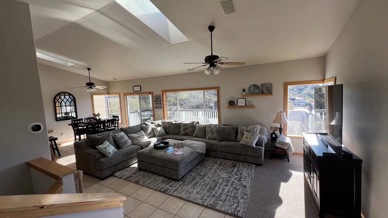 Photo of Livingroom in Oak Shores