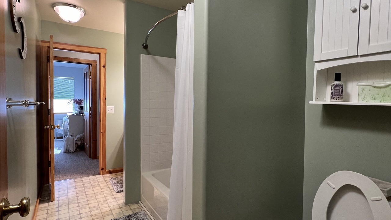 Photo of Bathroom in Oak Shores