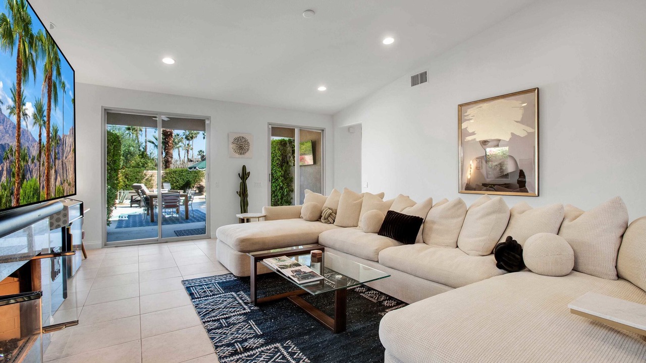 Photo of Livingroom in Palm Desert