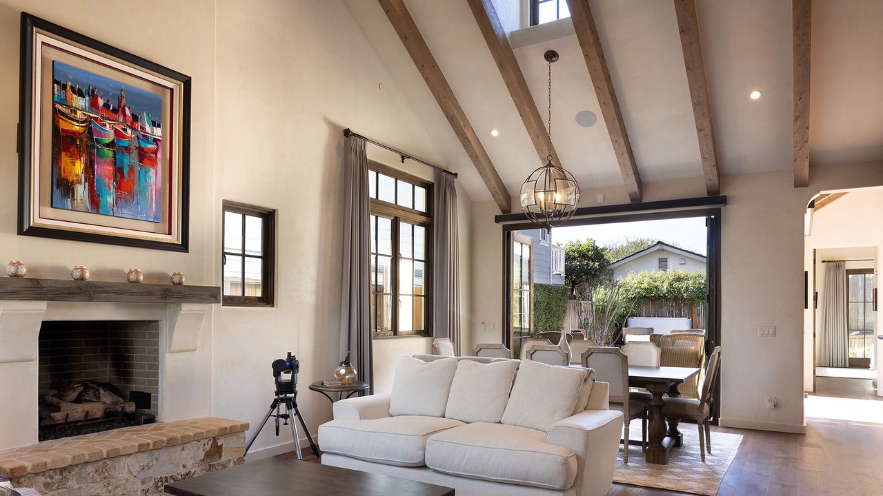 Photo of Livingroom in Carmel Point