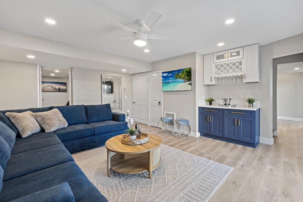 Photo of Livingroom in Vista