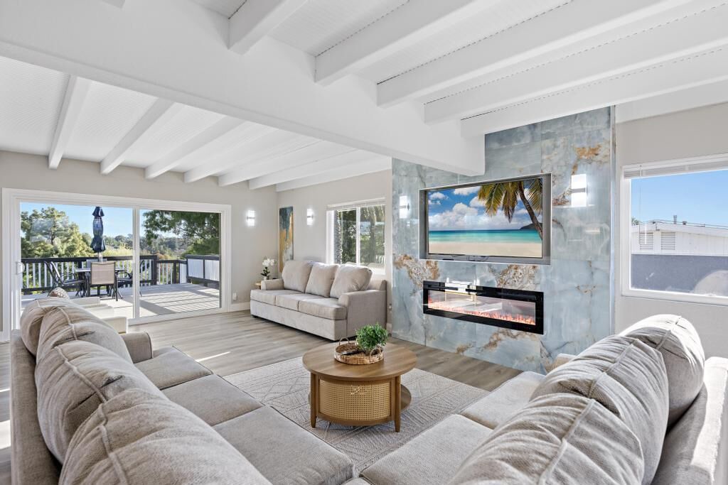 Photo of Livingroom in Vista