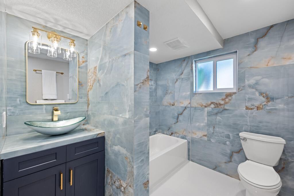 Photo of Bathroom in Vista