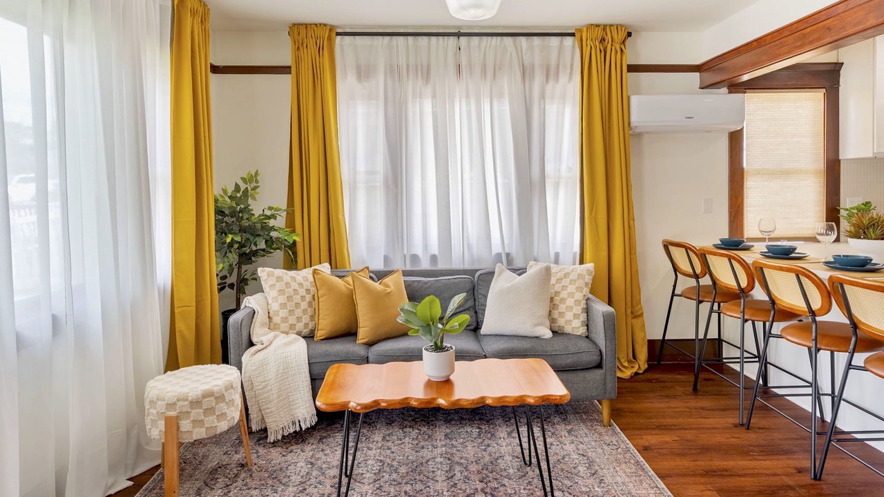 Photo of Livingroom in Whittier