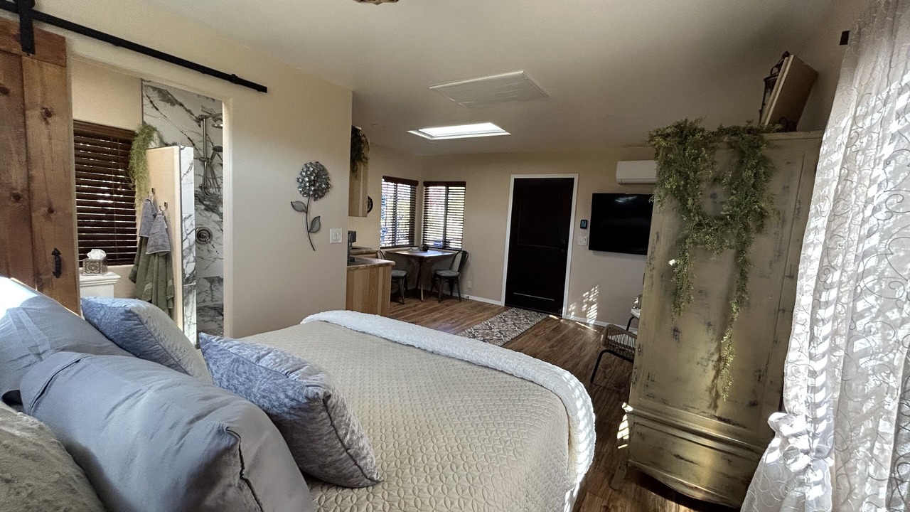Photo of Bedroom in Dewey-Humboldt