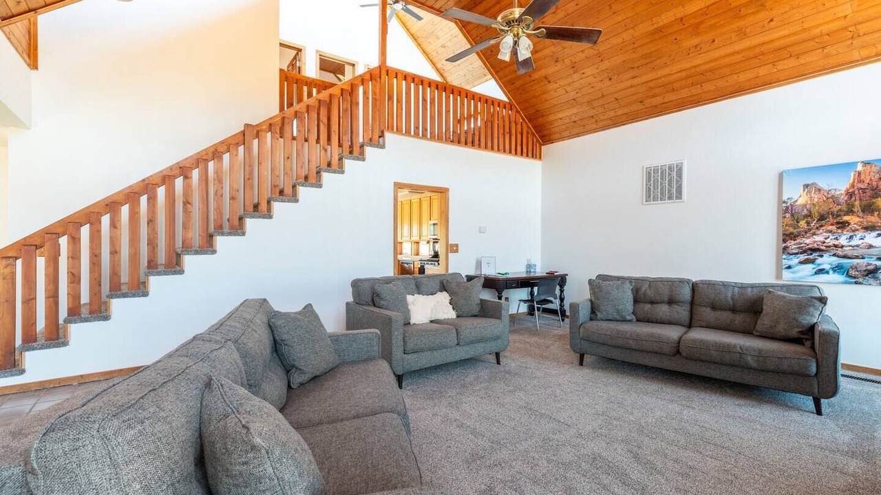 Photo of Livingroom in Dammeron Valley