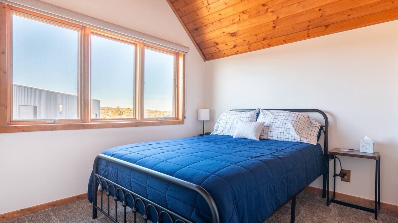 Photo of Bedroom in Dammeron Valley