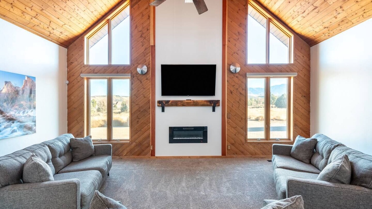 Photo of Livingroom in Dammeron Valley