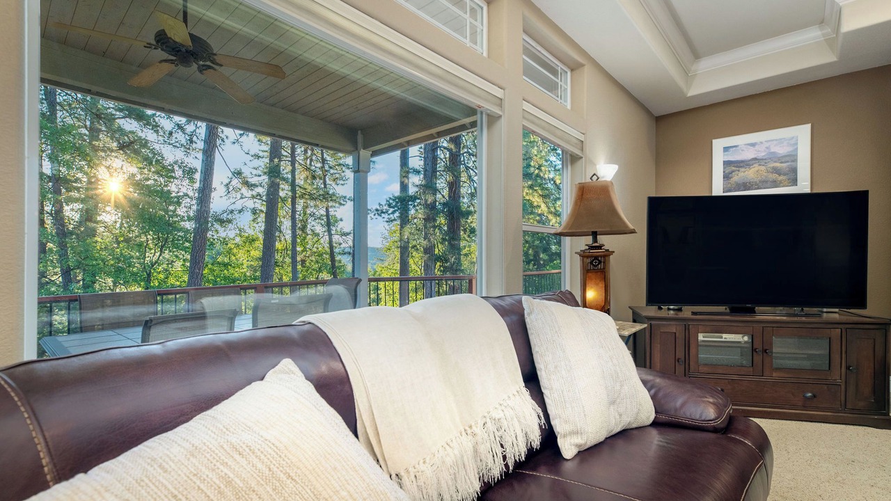 Photo of Livingroom in Cedar Ridge