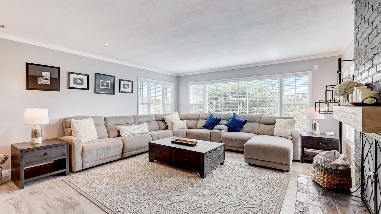 Photo of Livingroom in Spring Valley