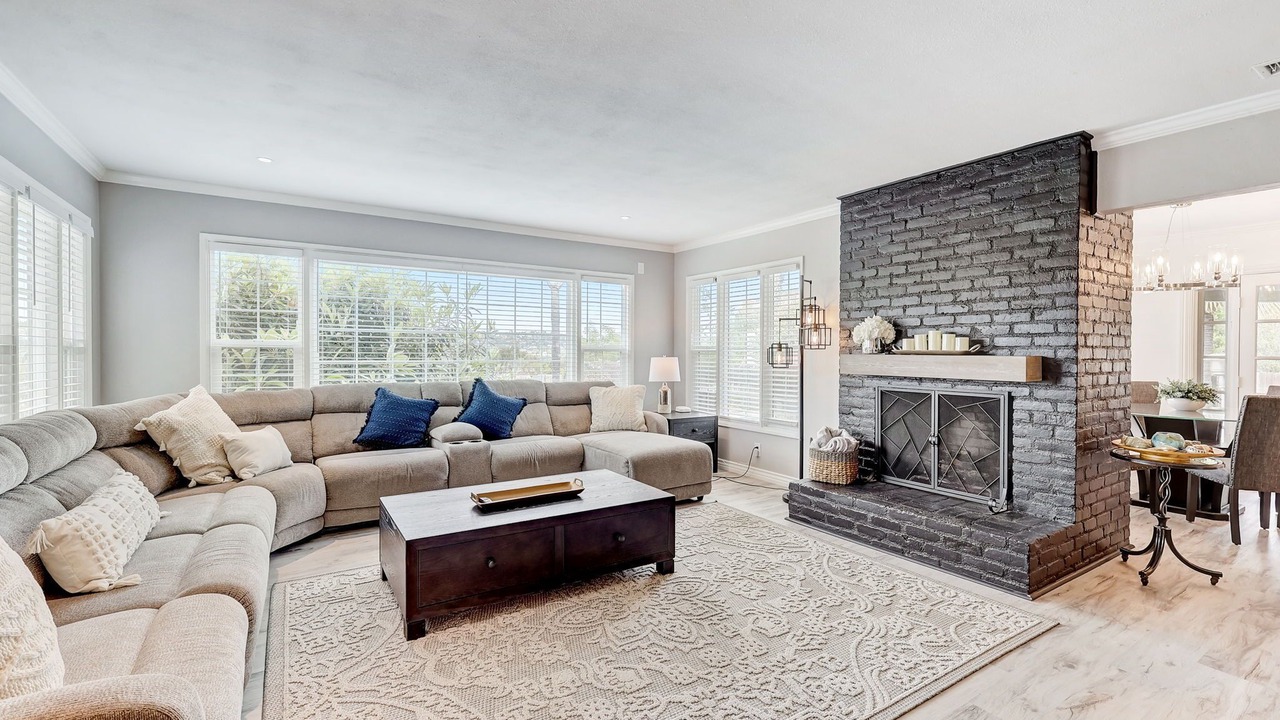 Photo of Livingroom in Spring Valley