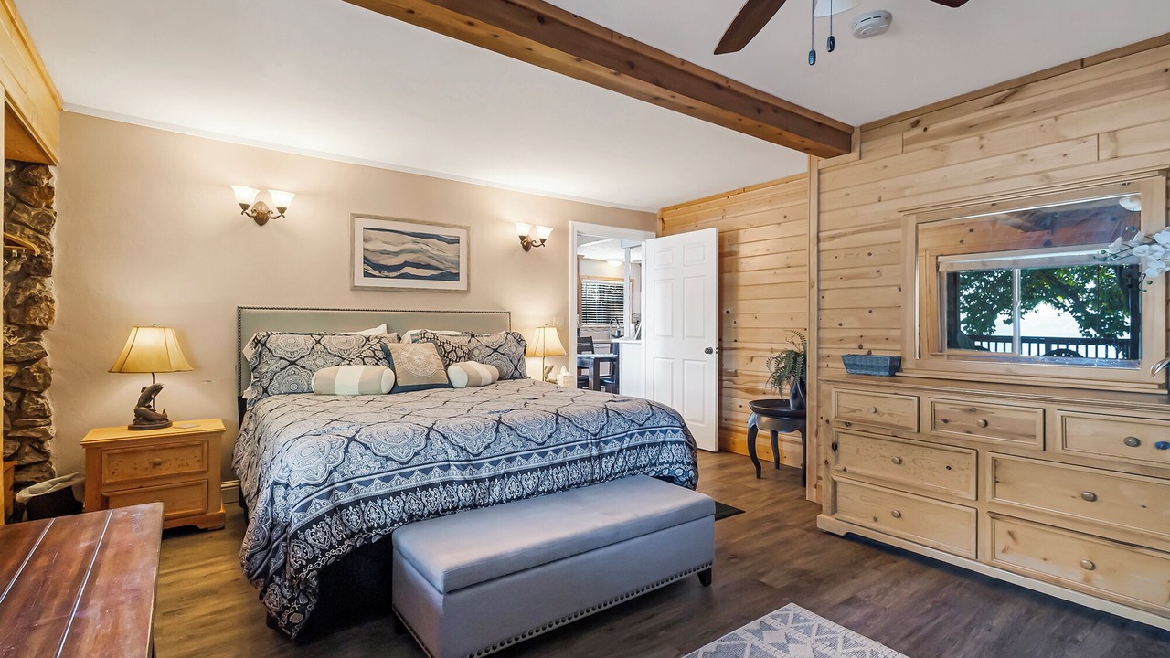 Photo of Bedroom in Peninsula Village