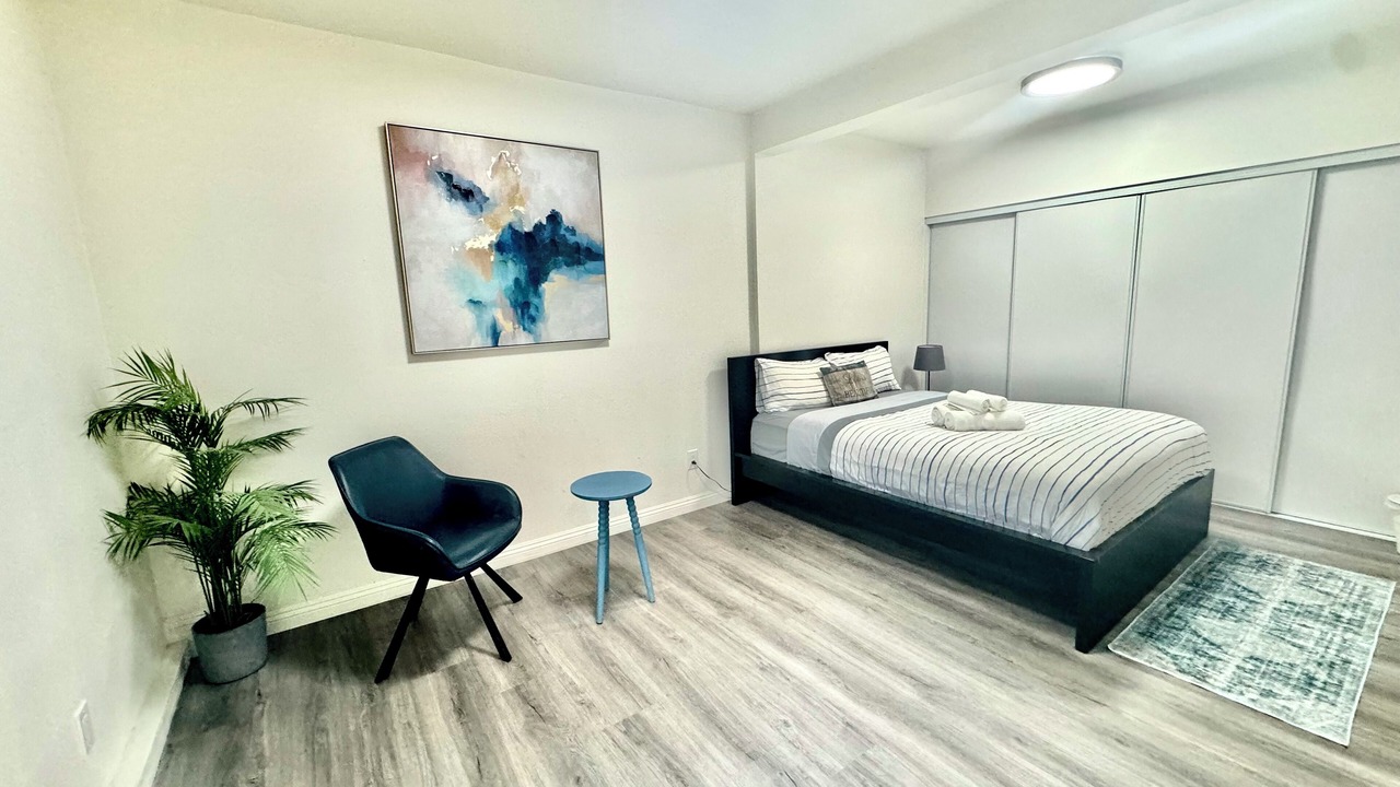 Photo of Bedroom in Orange