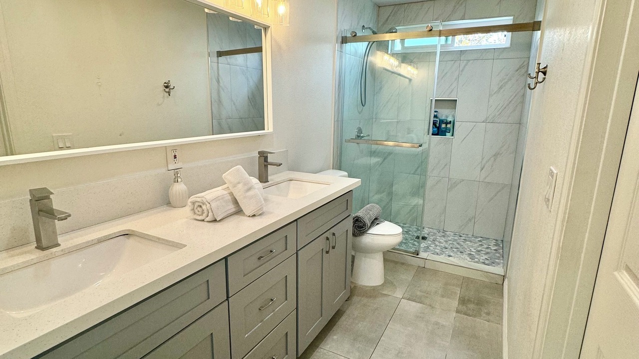 Photo of Bathroom in Orange