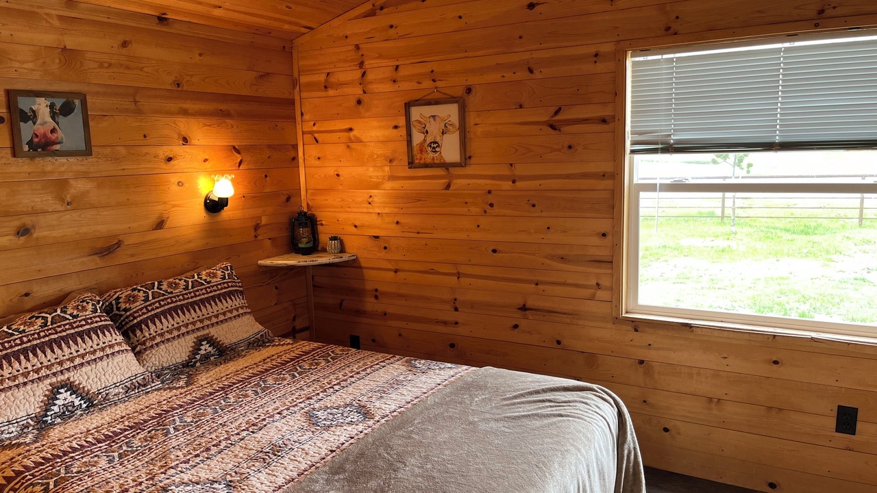 Photo of Bedroom in Chiloquin