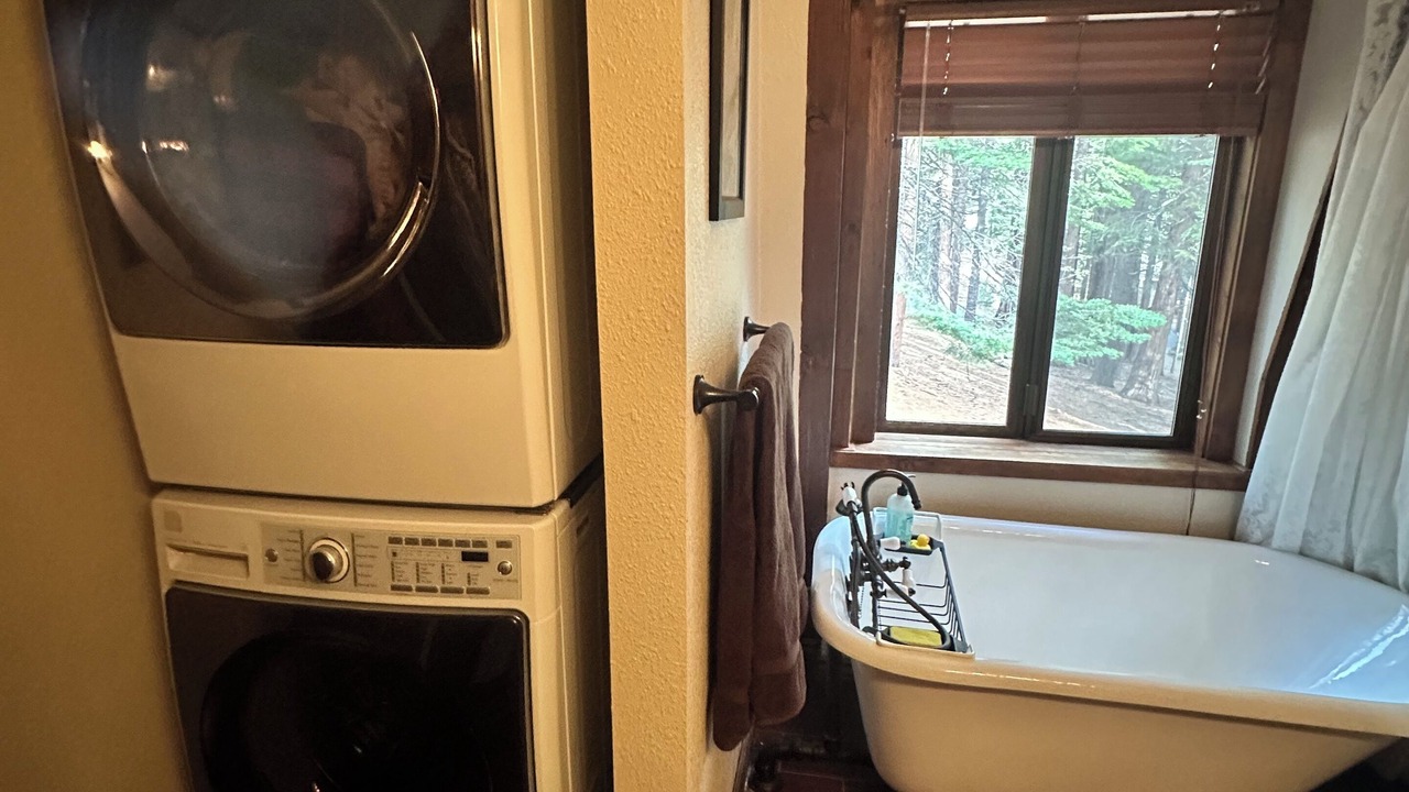 Photo of Bathroom in Lake Almanor Country Club