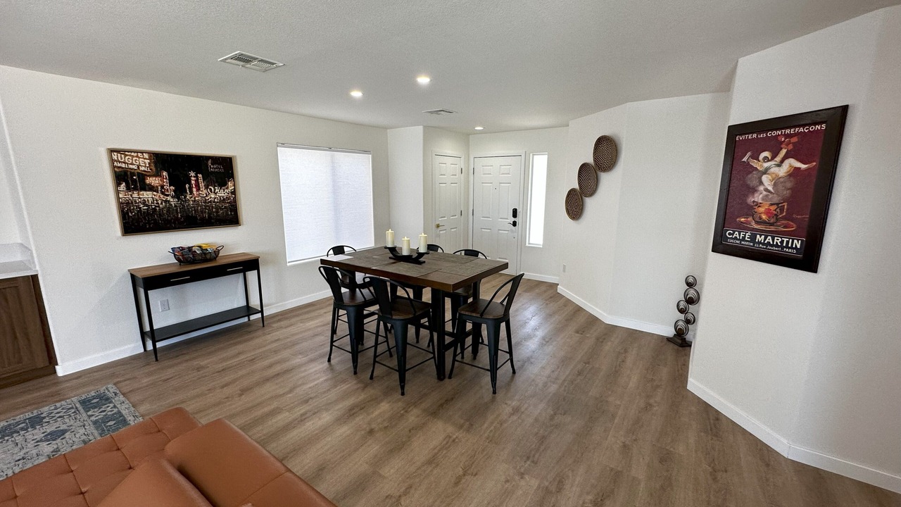 Photo of Livingroom in Spring Valley