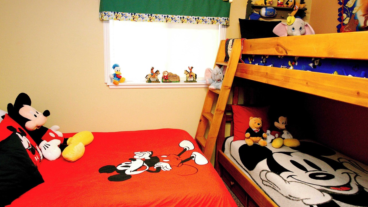 Photo of Bedroom in Crestline